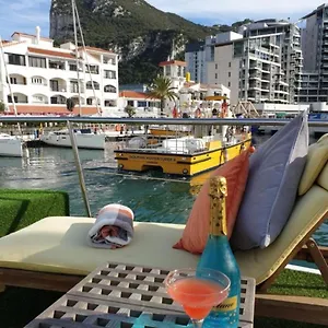 Hotel en barco Jasmine Coral Jay Boutique Boatel Ocean Village, Gibraltar
